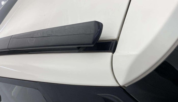 2021 Mahindra XUV300 W6 1.2 PETROL AMT, Petrol, Automatic, 13,528 km, Left C pillar - Slightly dented