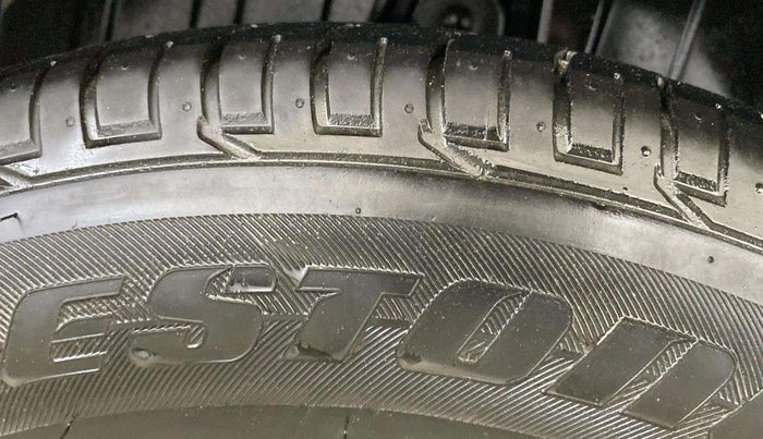 2021 Mahindra XUV300 W6 1.2 PETROL AMT, Petrol, Automatic, 13,528 km, Left Front Tyre Tread