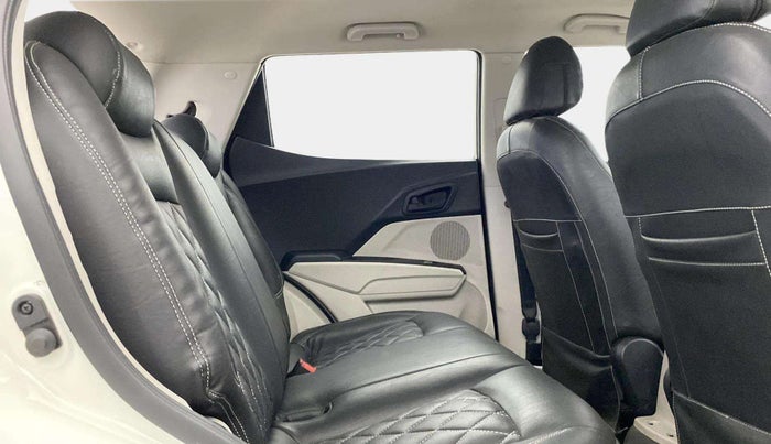 2021 Mahindra XUV300 W6 1.2 PETROL AMT, Petrol, Automatic, 13,528 km, Right Side Rear Door Cabin