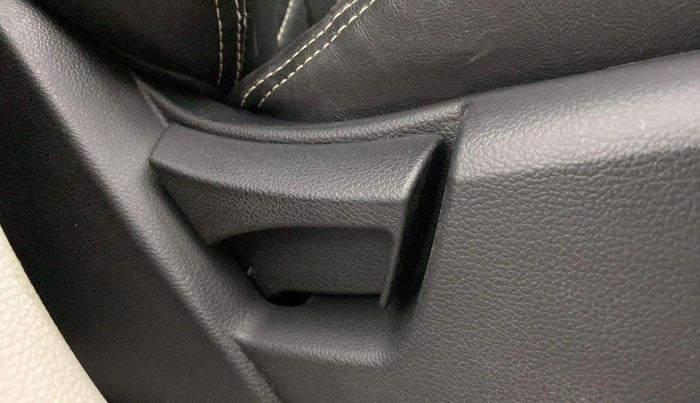 2021 Mahindra XUV300 W6 1.2 PETROL AMT, Petrol, Automatic, 13,528 km, Driver Side Adjustment Panel