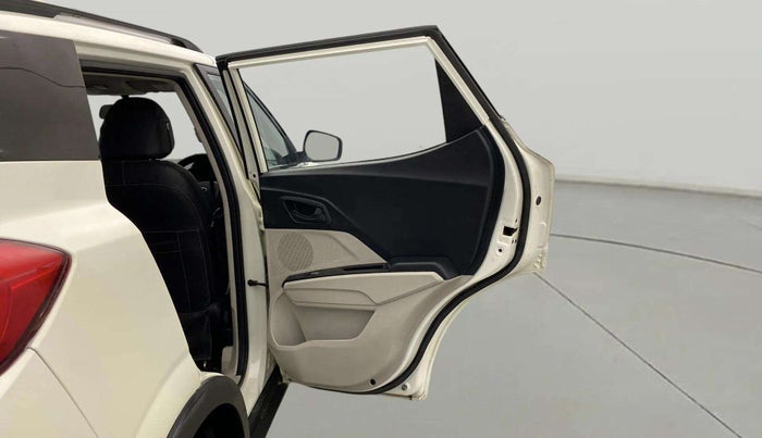 2021 Mahindra XUV300 W6 1.2 PETROL AMT, Petrol, Automatic, 13,528 km, RHS Rear Door