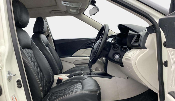 2021 Mahindra XUV300 W6 1.2 PETROL AMT, Petrol, Automatic, 13,528 km, Right Side Front Door Cabin