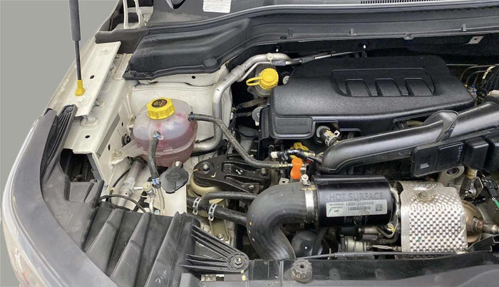 2021 Mahindra XUV300 W6 1.2 PETROL AMT, Petrol, Automatic, 13,528 km, Engine View - Right