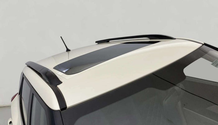 2021 Mahindra XUV300 W6 1.2 PETROL AMT, Petrol, Automatic, 13,528 km, Roof