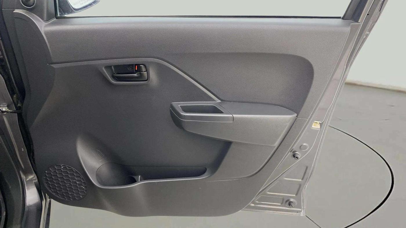 2022 Maruti Alto K10 VXI, Petrol, Manual, 11,957 km, Driver Side Door Panels Control
