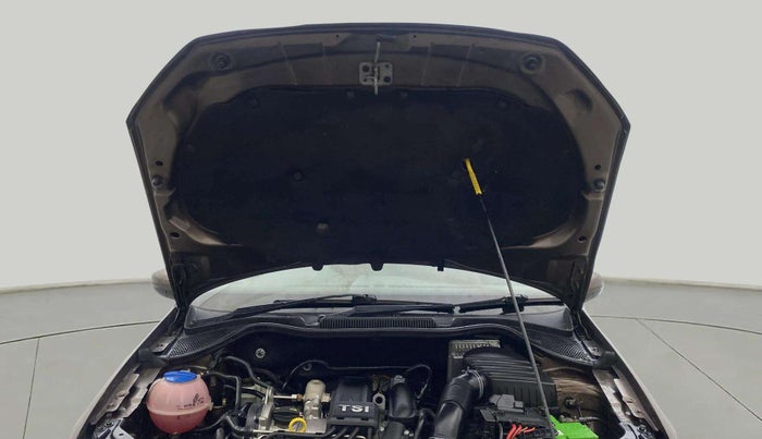 2015 Volkswagen Vento HIGHLINE PETROL AT, Petrol, Automatic, 76,622 km, Open Bonet