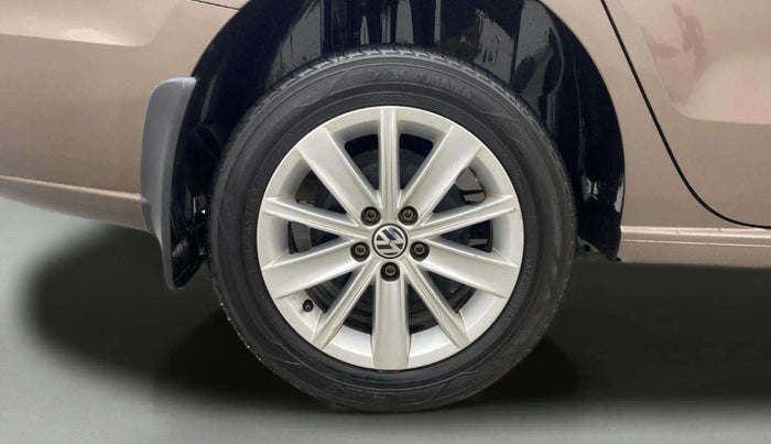2015 Volkswagen Vento HIGHLINE PETROL AT, Petrol, Automatic, 76,622 km, Right Rear Wheel