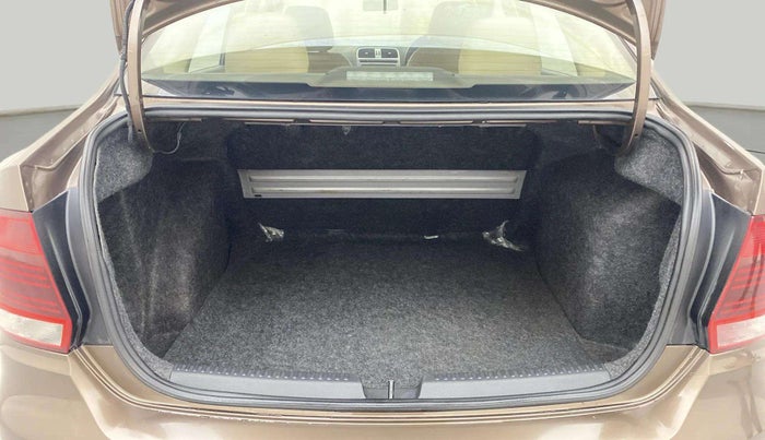 2015 Volkswagen Vento HIGHLINE PETROL AT, Petrol, Automatic, 76,622 km, Boot Open Zoomed View