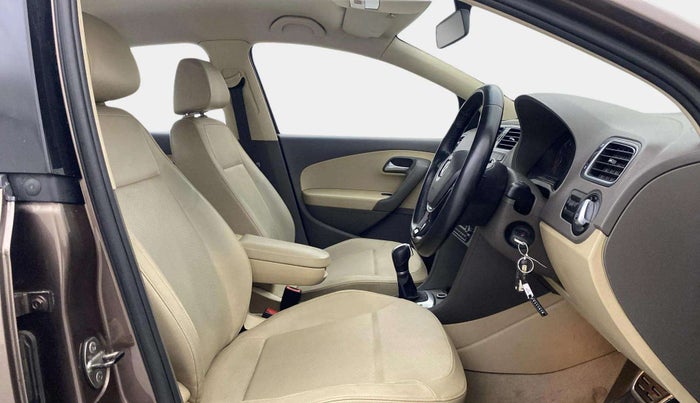 2015 Volkswagen Vento HIGHLINE PETROL AT, Petrol, Automatic, 76,622 km, Right Side Front Door Cabin