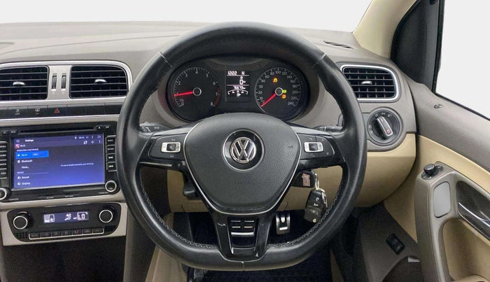 2015 Volkswagen Vento HIGHLINE PETROL AT, Petrol, Automatic, 76,622 km, Steering Wheel Close Up