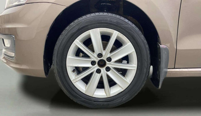 2015 Volkswagen Vento HIGHLINE PETROL AT, Petrol, Automatic, 76,622 km, Left Front Wheel