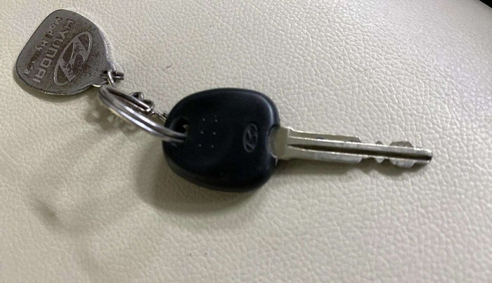 2017 Hyundai Eon ERA PLUS (O), Petrol, Manual, 23,725 km, Key Close Up