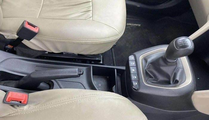 2019 Hyundai NEW SANTRO ASTA MT, Petrol, Manual, 25,974 km, Gear Lever