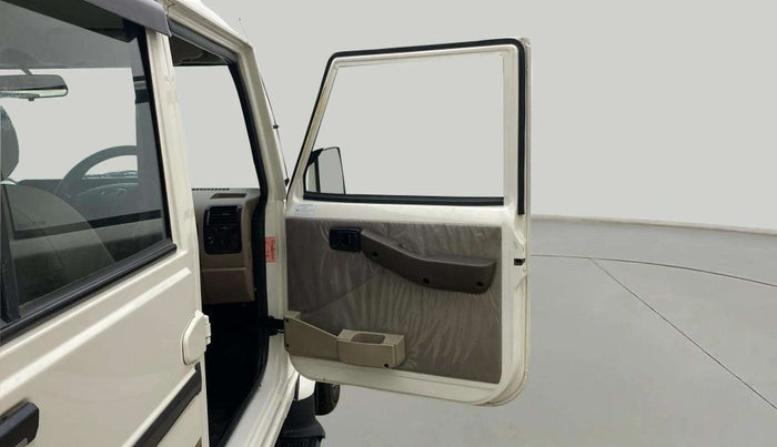 2021 Mahindra Bolero B6 (O), Diesel, Manual, 1,16,364 km, RHS Front Door