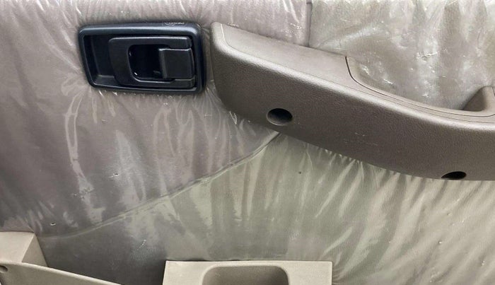 2021 Mahindra Bolero B6 (O), Diesel, Manual, 1,16,364 km, Driver Side Door Panels Control