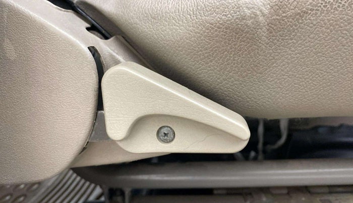 2021 Mahindra Bolero B6 (O), Diesel, Manual, 1,16,364 km, Driver Side Adjustment Panel