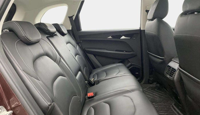 2019 MG HECTOR SHARP 1.5 DCT PETROL, Petrol, Automatic, 67,977 km, Right Side Rear Door Cabin