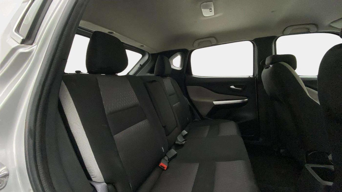 2021 Nissan MAGNITE XL TURBO CVT, Petrol, Automatic, 31,711 km, Right Side Rear Door Cabin