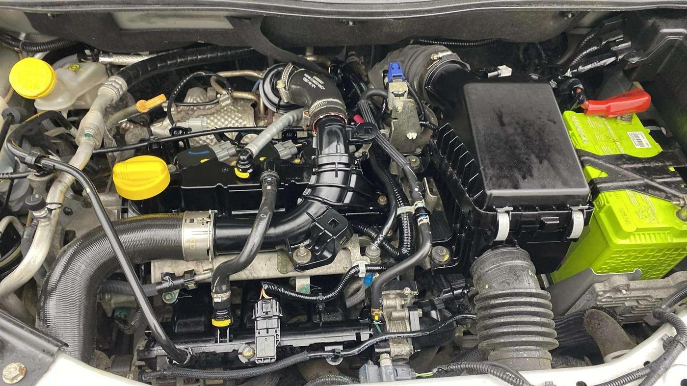 2021 Nissan MAGNITE XL TURBO CVT, Petrol, Automatic, 31,711 km, Engine View