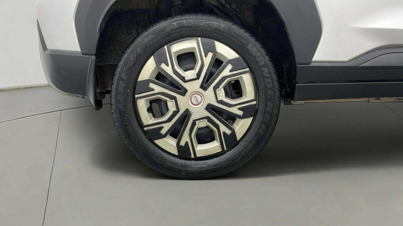 2021 Nissan MAGNITE XL TURBO CVT, Petrol, Automatic, 31,711 km, Right Rear Wheel
