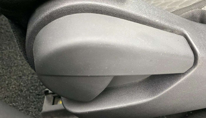 2021 Nissan MAGNITE XL TURBO CVT, Petrol, Automatic, 31,706 km, Driver Side Adjustment Panel