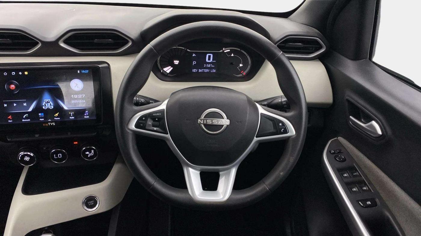 2021 Nissan MAGNITE XL TURBO CVT, Petrol, Automatic, 31,711 km, Steering Wheel Close Up