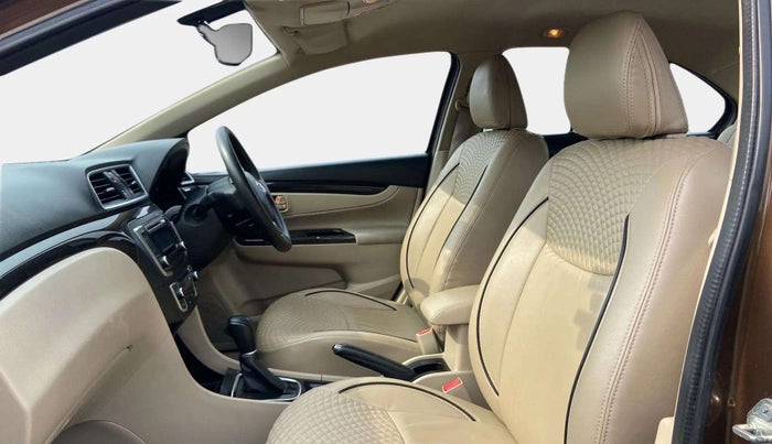 2017 Maruti Ciaz ZETA 1.4  AT PETROL, Petrol, Automatic, 65,154 km, Right Side Front Door Cabin