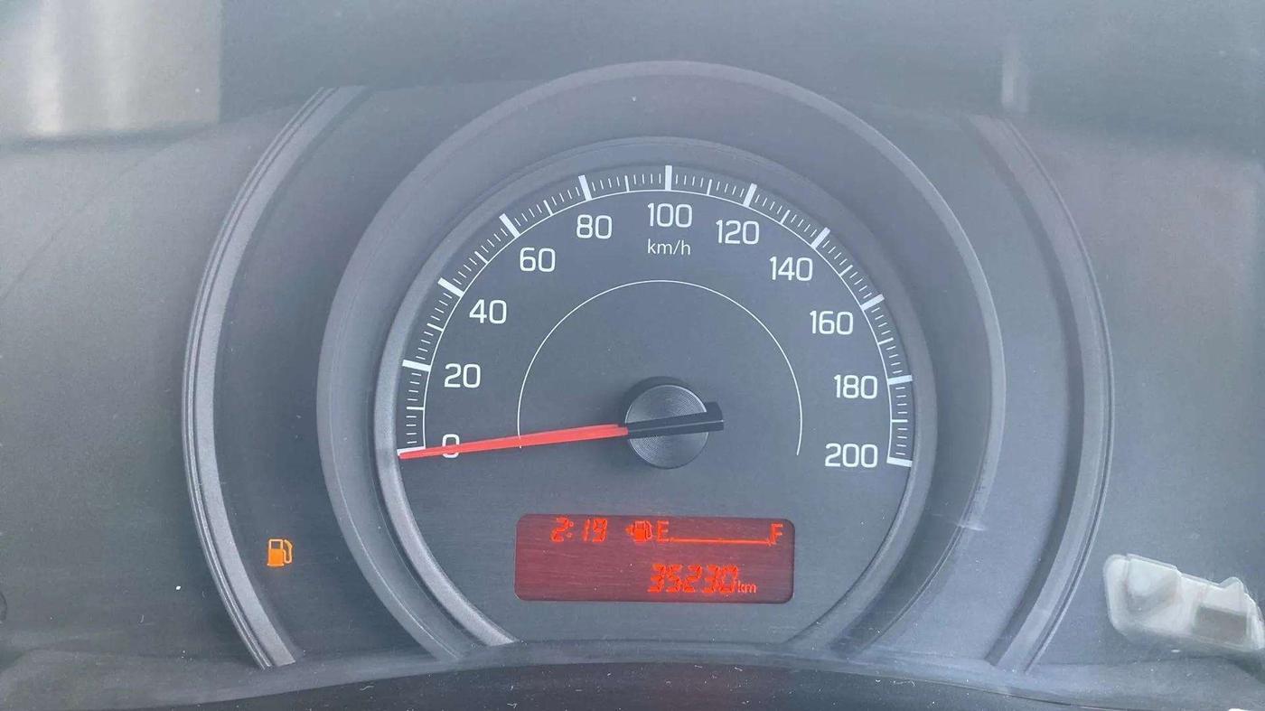 2020 Maruti Swift LXI, Petrol, Manual, 35,223 km, Odometer Image