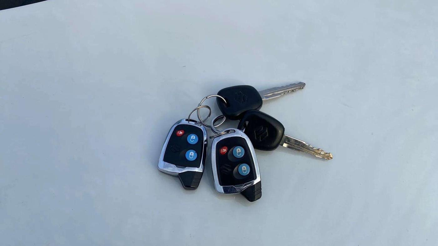 2020 Maruti Swift LXI, Petrol, Manual, 35,223 km, Key Close Up