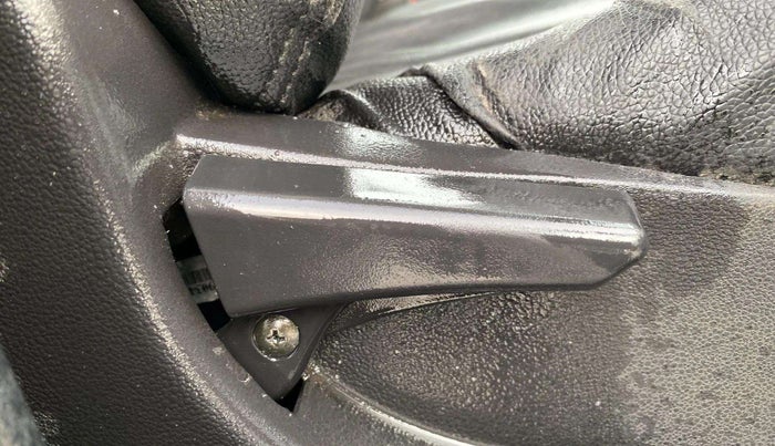 2019 Tata Tiago XZ PETROL, Petrol, Manual, 30,380 km, Driver Side Adjustment Panel
