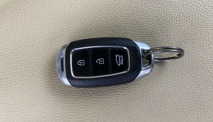 2018 Hyundai Verna 1.6 VTVT SX O, Petrol, Manual, 50,968 km, Key Close Up