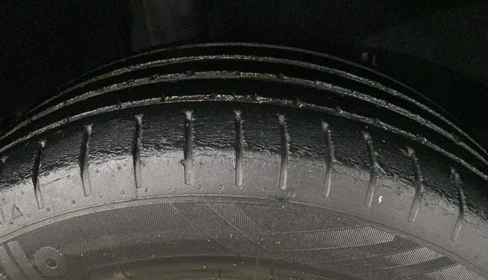 2019 Maruti Baleno ZETA CVT PETROL 1.2, Petrol, Automatic, 72,031 km, Right Rear Tyre Tread