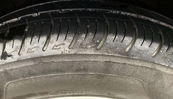 2018 Maruti Ciaz ZETA 1.4  AT PETROL, Petrol, Automatic, 51,072 km, Left Rear Tyre Tread