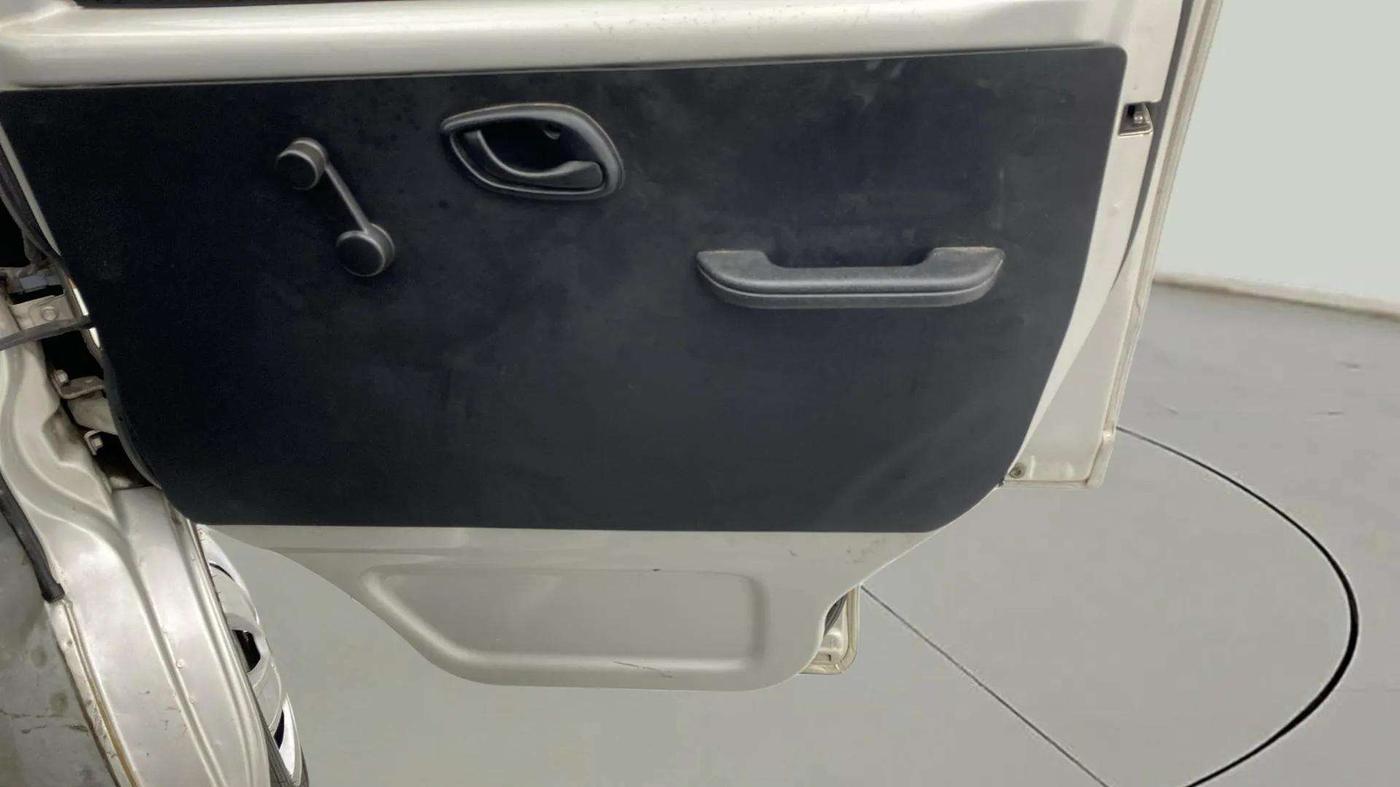 2022 Maruti Eeco 5 STR AC (O), Petrol, Manual, 34,344 km, Driver Side Door Panels Control
