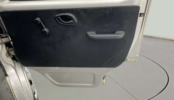 2022 Maruti Eeco 5 STR AC (O), Petrol, Manual, 34,344 km, Driver Side Door Panels Control
