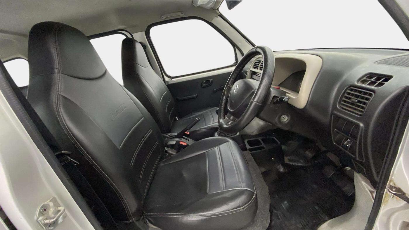 2022 Maruti Eeco 5 STR AC (O), Petrol, Manual, 34,344 km, Right Side Front Door Cabin