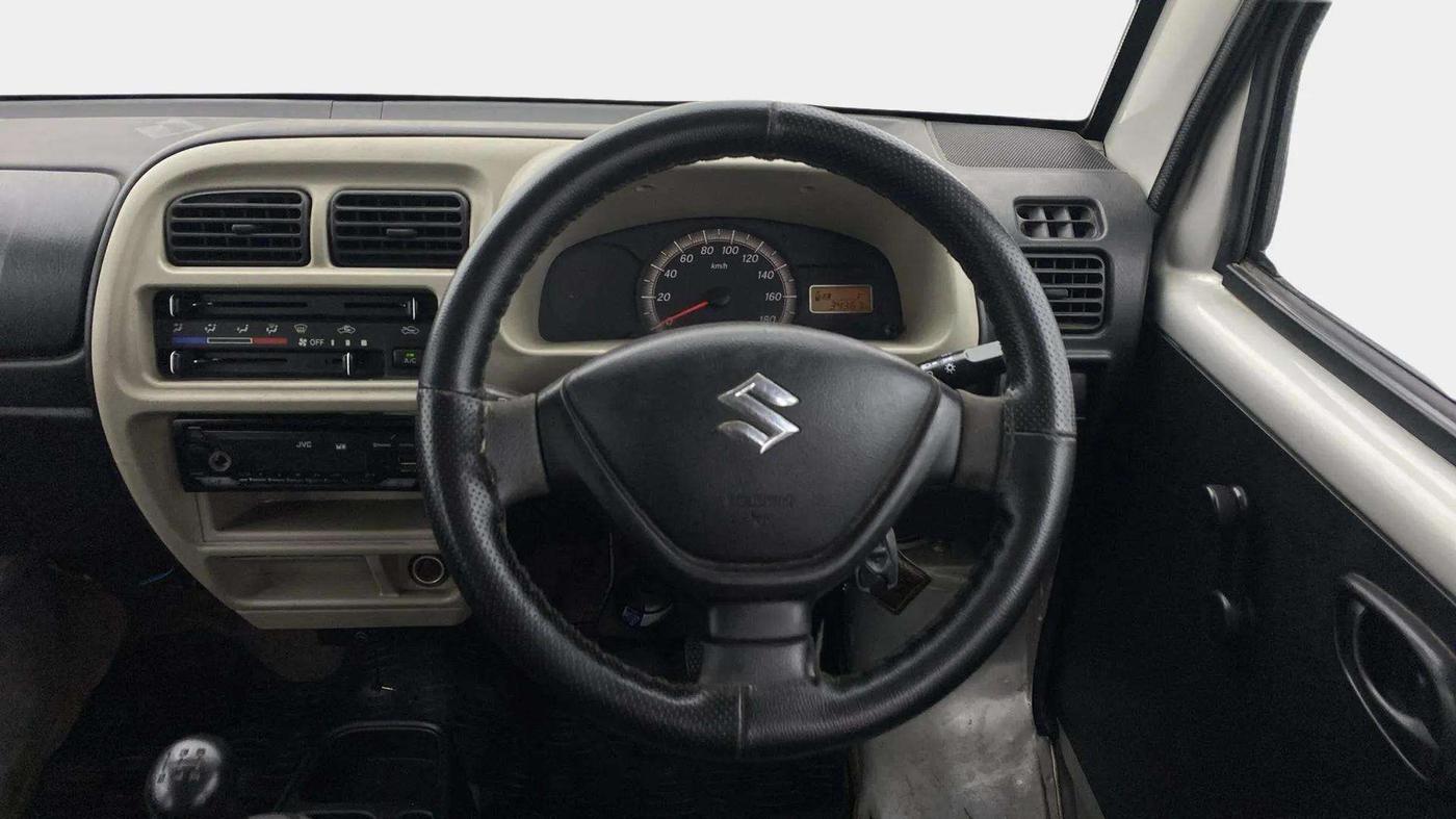 2022 Maruti Eeco 5 STR AC (O), Petrol, Manual, 34,344 km, Steering Wheel Close Up