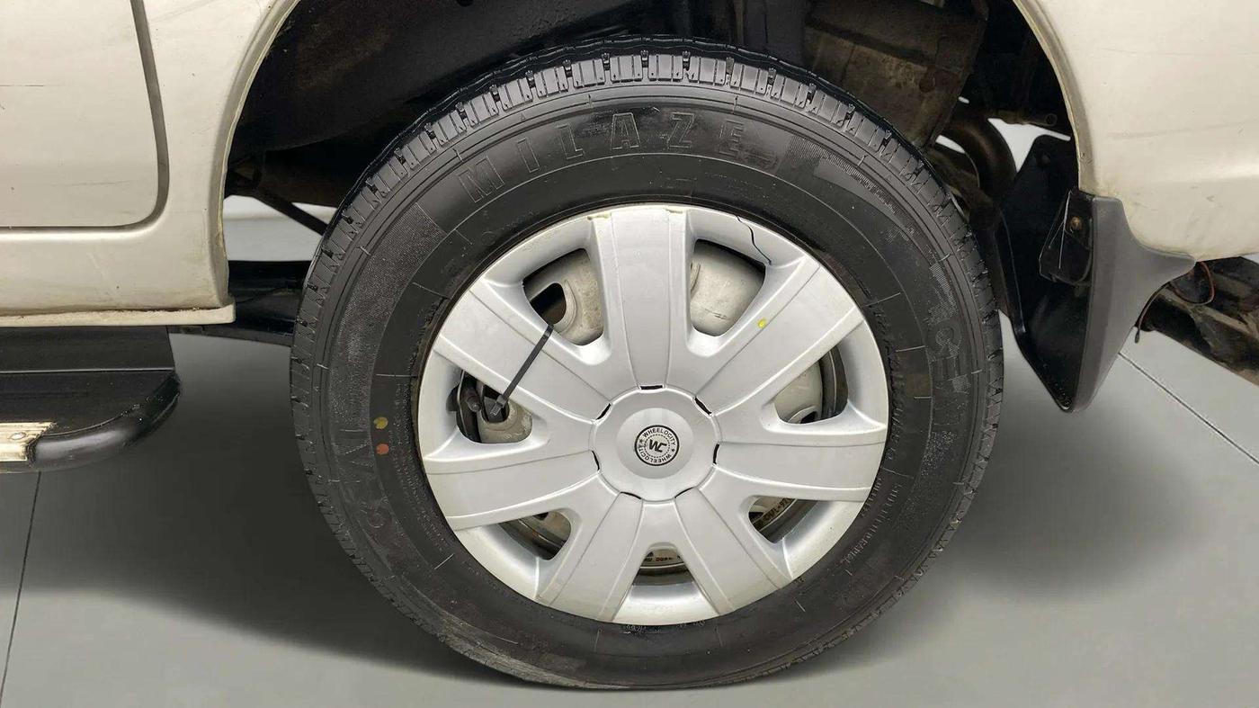 2022 Maruti Eeco 5 STR AC (O), Petrol, Manual, 34,344 km, Left Rear Wheel