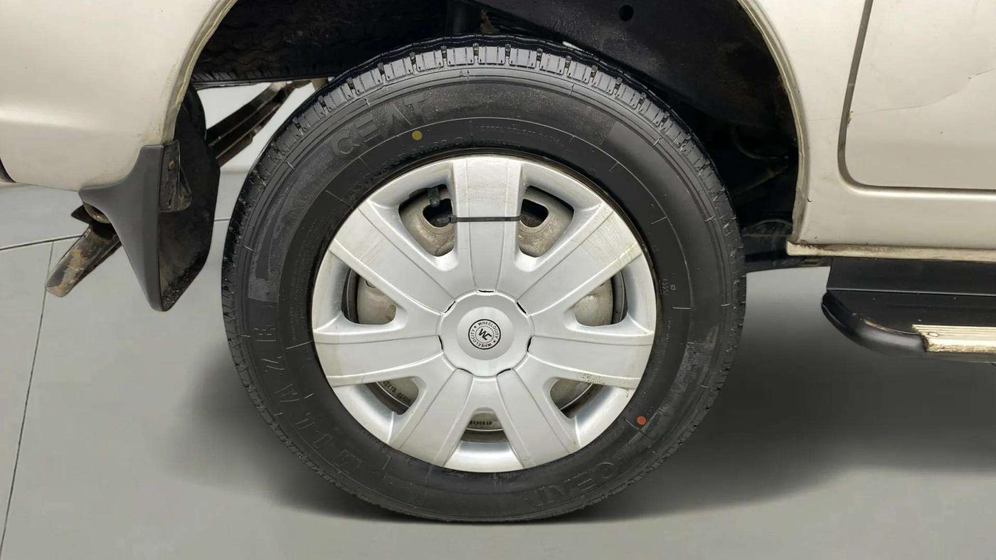 2022 Maruti Eeco 5 STR AC (O), Petrol, Manual, 34,344 km, Right Rear Wheel