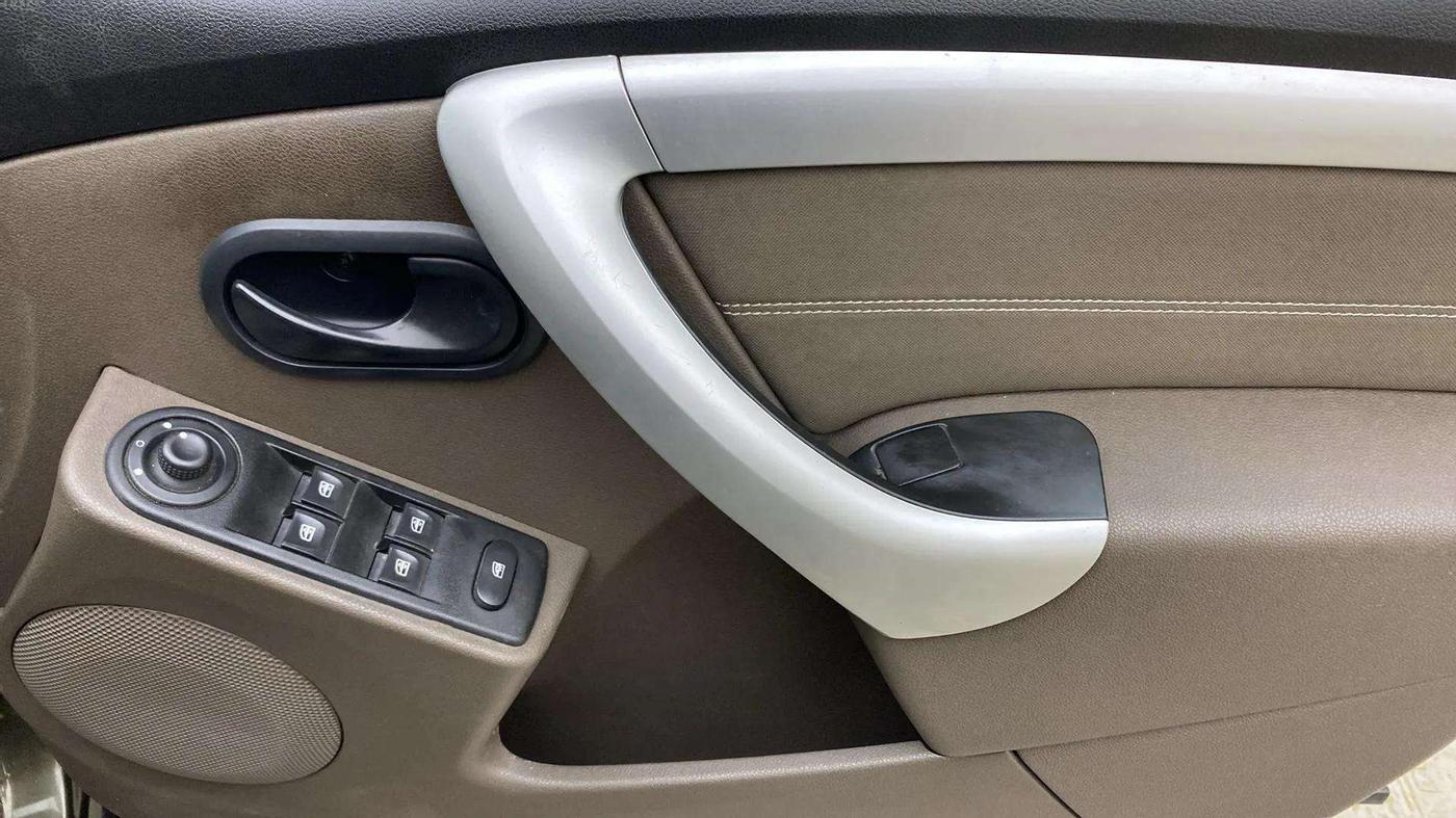 2019 Renault Duster 110 PS RXS 4X2 AMT DIESEL, Diesel, Automatic, 53,550 km, Driver Side Door Panels Control