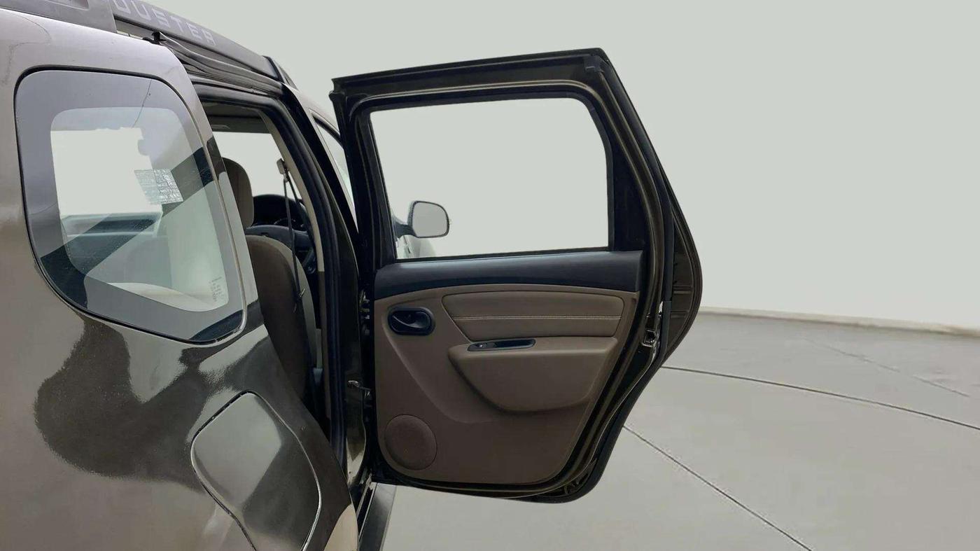 2019 Renault Duster 110 PS RXS 4X2 AMT DIESEL, Diesel, Automatic, 53,550 km, RHS Rear Door