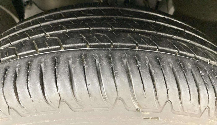 2019 Renault Duster 110 PS RXS 4X2 AMT DIESEL, Diesel, Automatic, 53,452 km, Left Front Tyre Tread
