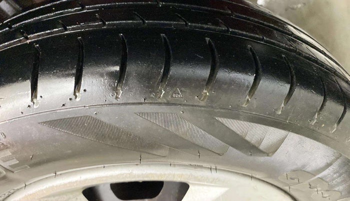 2019 Renault Kwid RXL, Petrol, Manual, 62,367 km, Right Front Tyre Tread