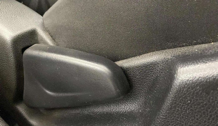 2019 Renault Kwid RXL, Petrol, Manual, 62,367 km, Driver Side Adjustment Panel