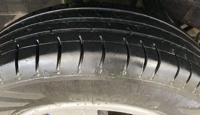 2019 Renault Kwid RXL, Petrol, Manual, 62,367 km, Left Front Tyre Tread