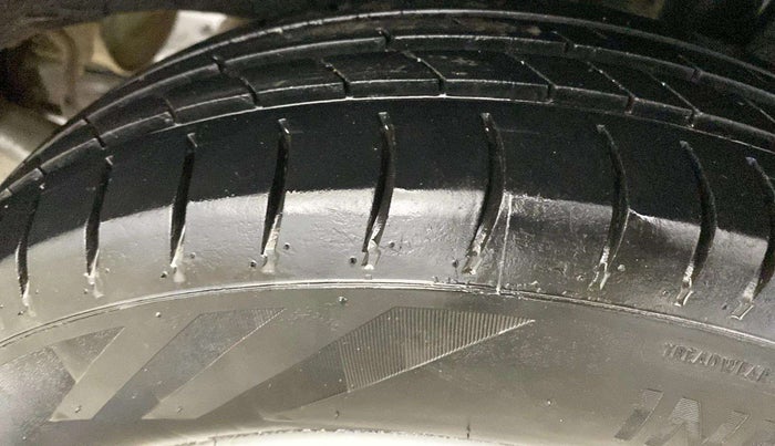 2019 Renault Kwid RXL, Petrol, Manual, 62,367 km, Right Rear Tyre Tread