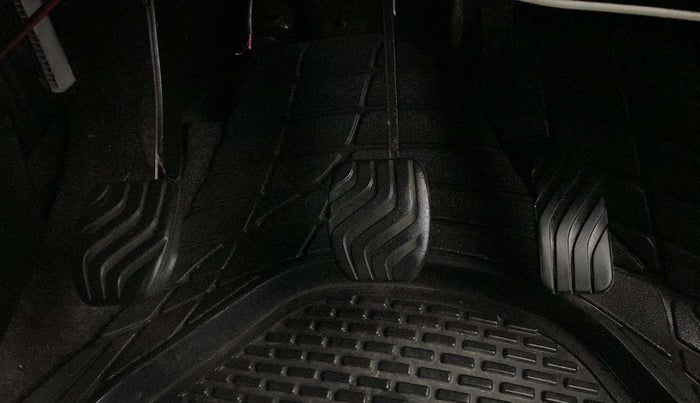 2019 Renault Kwid RXL, Petrol, Manual, 62,367 km, Pedals