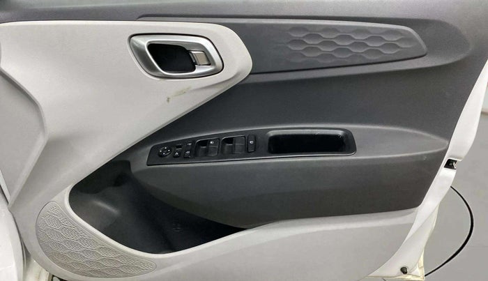 2022 Hyundai GRAND I10 NIOS SPORTZ 1.2 KAPPA VTVT CNG, CNG, Manual, 22,259 km, Driver Side Door Panels Control