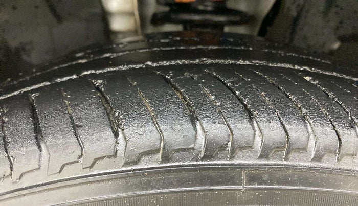 2022 Nissan MAGNITE XV TURBO CVT, Petrol, Automatic, 31,413 km, Left Front Tyre Tread