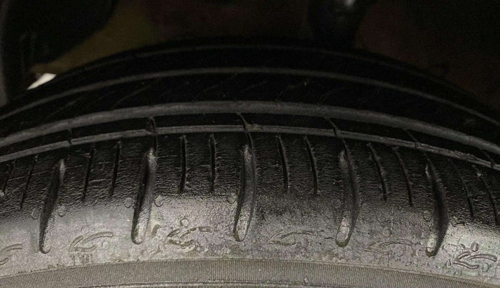 2024 Hyundai AURA SX 1.2 CNG, CNG, Manual, 18,810 km, Left Front Tyre Tread
